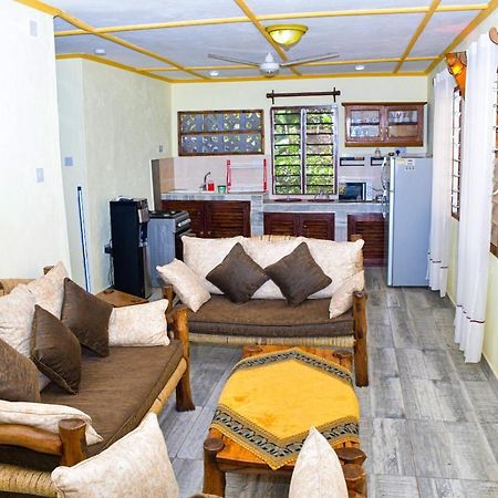 Apartmenthaus Salama Villen In Diani شاطئ دياني المظهر الخارجي الصورة
